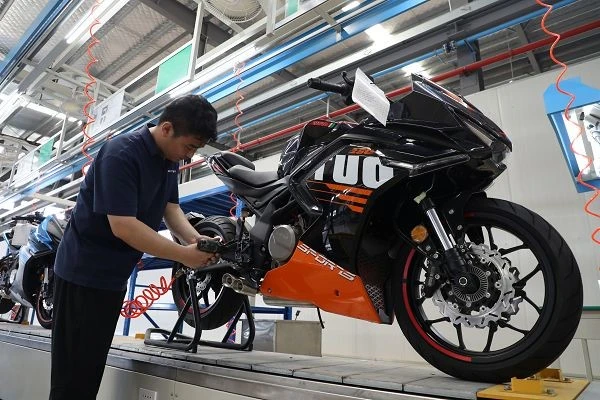 page-1-1 SIEKON electric motorcycle factory aerial view - 50,000 square meter manufacturing campus